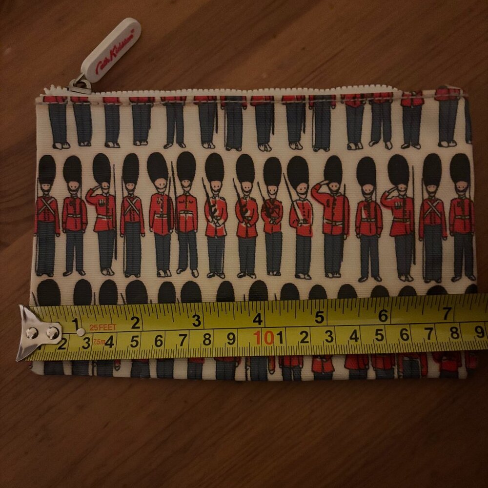 Cath Kidston Vintage London Guards Pouch - Picture 6 of 7
